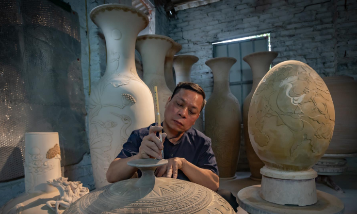Nghệ nhân Nguyễn Hùng và 2 kỷ lục Guinness thế giới cho gốm Việt